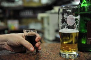 Alkohol med mladimi, tudi mladoletnimi, je zaskrbljujoč pojav 