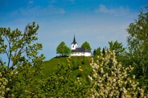 Slovenska škofovska konferenca zadovoljna z oprostitvijo plačila davka na sakralne objekte