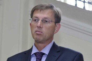 Cerar začenja pogovore za novo koalicijo