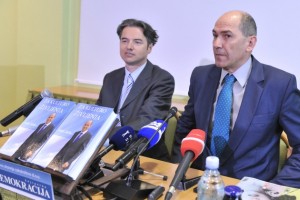 Janša predstavil svojo novo knjigo z naslovom Za kulturo življenja