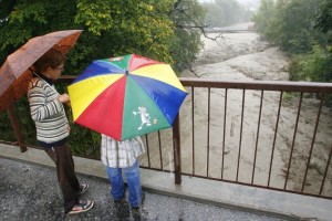 Zaradi padavin minulo noč največ težav na Koroškem in severnem Primorskem