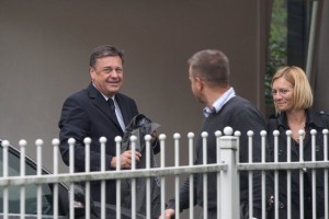 SDS in NSi za razpravo o Jankovićevi »politični zlorabi ravnateljev«