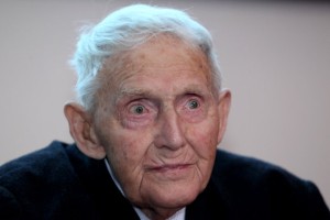 V 108. letu starosti je umrl najstarejši moški preživeli iz koncentracijskih taborišč