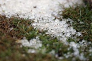 Popoldne nalivi, možna tudi toča