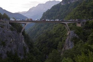 Število žrtev avtobusne nesreče v Črni gori naraslo