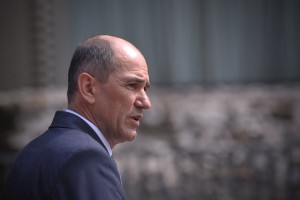 V Slovenskem centru PEN razmišljajo o izključitvi premiera Janeza Janše