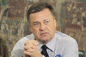 Posnetek: Kako se je Zoran Janković zagovarjal pred Klemenčičevo komisijo