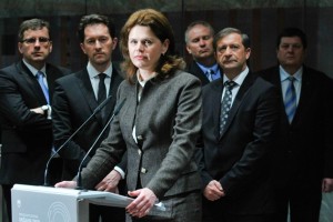 Ernst&Young: Politična negotovost v Sloveniji poglablja recesijo