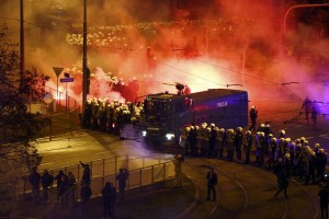 Poljski dan neodvisnosti znova minil ob izgredih skrajnežev 