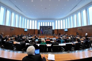 Poslanci razglasili sprejete ustavne spremembe