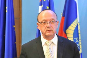 Gorenak poziva guvernerja Jazbeca, naj zaradi oviranja preiskav ukrepa zoper NLB