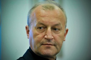 Škof Jamnik ima občutek, da se jim v Rimu »nič kaj preveč ne mudi«