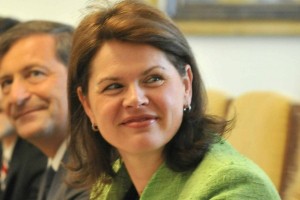 Sestanek o fiskalnem pravilu v nedeljo zvečer: opozicija vztraja pri uveljavitvi z letom 2015