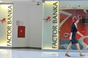 Mali delničarji NLB, Probanke in Factor banke tožijo Banko Slovenije