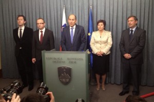 Koalicijska pogodba podpisana, Janševa kandidatura za mandatarja vložena