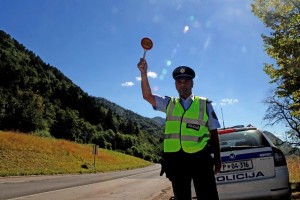 13-letni voznik v neregistriranem vozilu drvel po Ljubljani