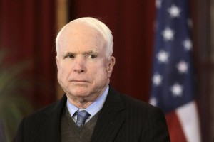 Ameriški senator McCain je Orbana označil za neofašističnega diktatorja