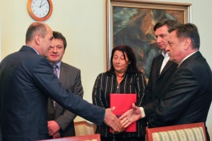 Sindikat po navedbah ministrstva spremenil pogajalska izhodišča