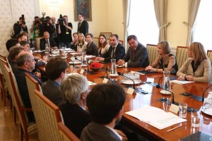 Borut Pahor po posvetu s pravniki: Volitve julija so mogoče. (FOTO)