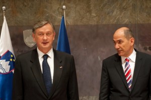 Premier Janša predsednika Türka opozoril na potrebo po enotnih sporočilih