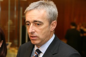 »Zalar je doživel fiasko v državnem svetu!« - »Ukinimo državni svet!«