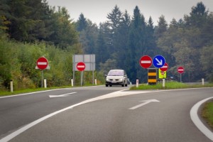 Zgodaj zjutraj dva voznika v napačno smer po avtocesti