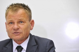 Matoz: Z odločanjem o Janševi zahtevi za varstvo zakonitosti se zavlačuje