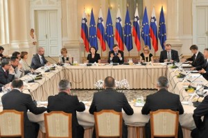 »Če ni jasno, kdo premoženje upravlja in kako, je bolje da se proda«