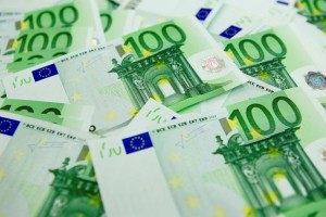 EU nad davčne utajevalce z dogovorom z davčnimi oazami