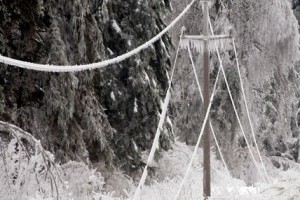 Na zahodu že padavine, ponovno nevarnost žleda, v sredo otoplitev