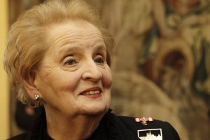 Madeleine Albright bi se zaradi Trumpa registrirala za muslimanko