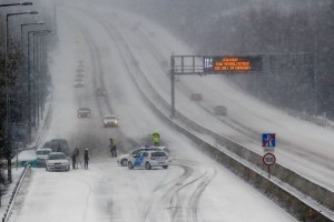 Tisoči ujeti na zasneženih madžarskih cestah