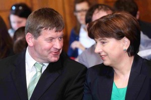 SLS in NSi za čimprejšnje volitve in proti hitrim spremembam ustave