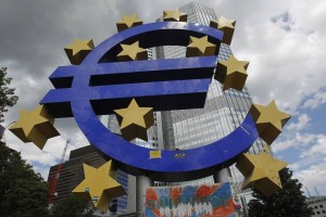 »Evropska unija mirno gleda kako finančni kapital mesari eno evropsko državo za drugo«