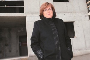 Tovšakova danes pred preiskovalnega sodnika, osumljena trgovanja z delavci