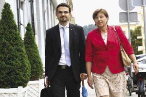Novakova želi ostati predsednica NSi; izbranec Tonin bo še počakal