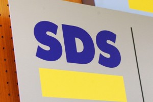 SDS ni izključila člana, ki ni želel na shod ZZR