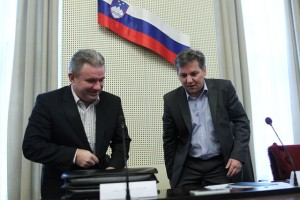 Vlada in sindikati pred napovedano stavko javnega sektorja prvič za skupno pogajalsko mizo