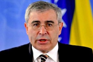 Bivši zunanji minister BiH imel sedem mobitelov, račune plačevala država