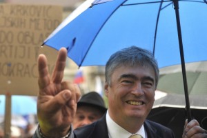 Zver: Tokratne volitve bodo nosile pečat nepopolne legitimnosti