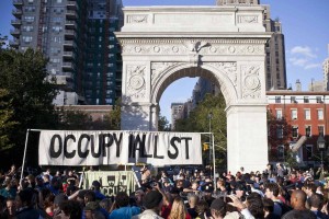 Aktivistka Okupiraj Wall Street gre v zapor zaradi napada na policista