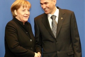 Kanclerka Angela Merkel podprla Janeza Janšo