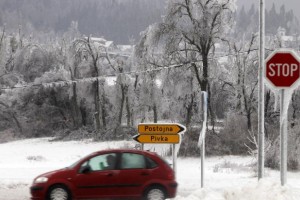Poleg šol danes zaprti tudi nekateri javni zavodi