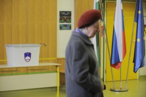 Do 16. ure je volilo 48,29 odstotka upravičencev.