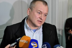 Kanglerju odvzeli strokovni naziv diplomirani ekonomist