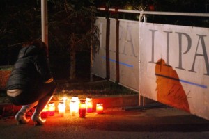 Sodišče: Staršem pred diskoteko Lipa umrlih deklet pripada odškodnina
