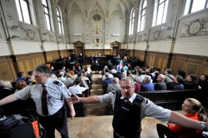 Sodba v zadevi Patria poslana šele danes, zamočila naj bi Pošta Slovenije
