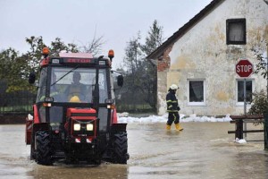 Deževalo bo še v soboto, vode bodo še naraščale