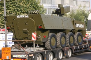 Patrijin tekmec »krpan« ponoči viden kot goreča bakla, posadka na testiranjih premočena do kože