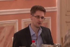 VIDEO: Snowden svari pred nevarnostmi vohunjenja za demokracijo